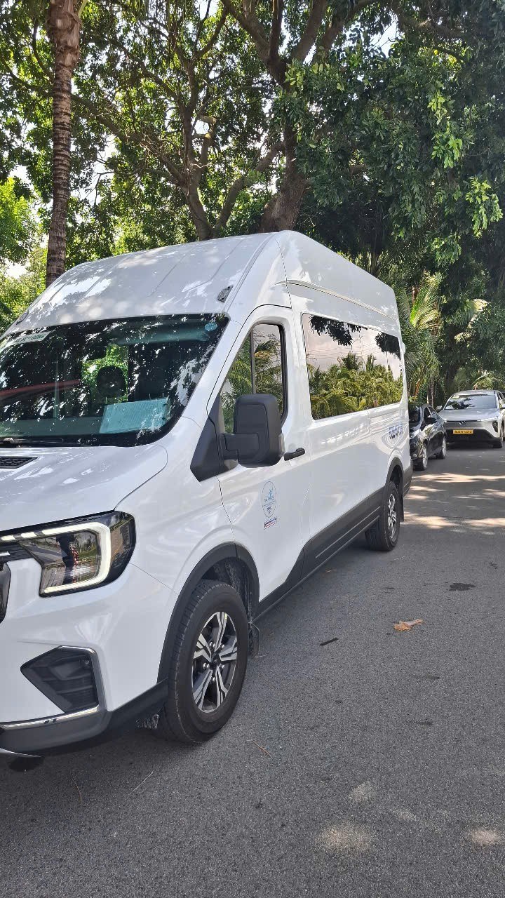 Ford Transit — ảnh thực tế 2