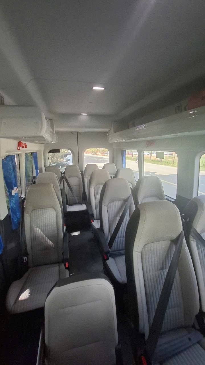 Ford Transit — ảnh thực tế 4